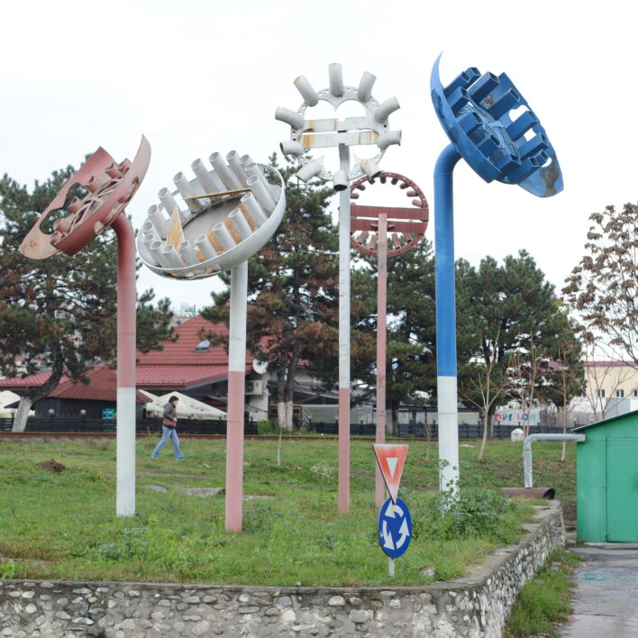 Dialog, metal, 5x600x200, 1999